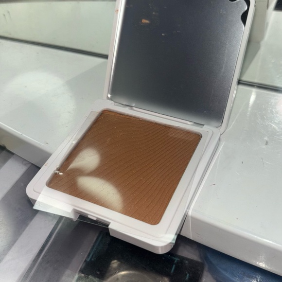 VC Collection White Compact Case - Picture 4 of 5